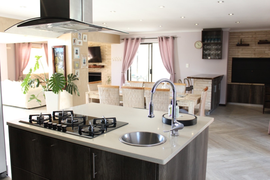 4 Bedroom Property for Sale in Rouxville Western Cape